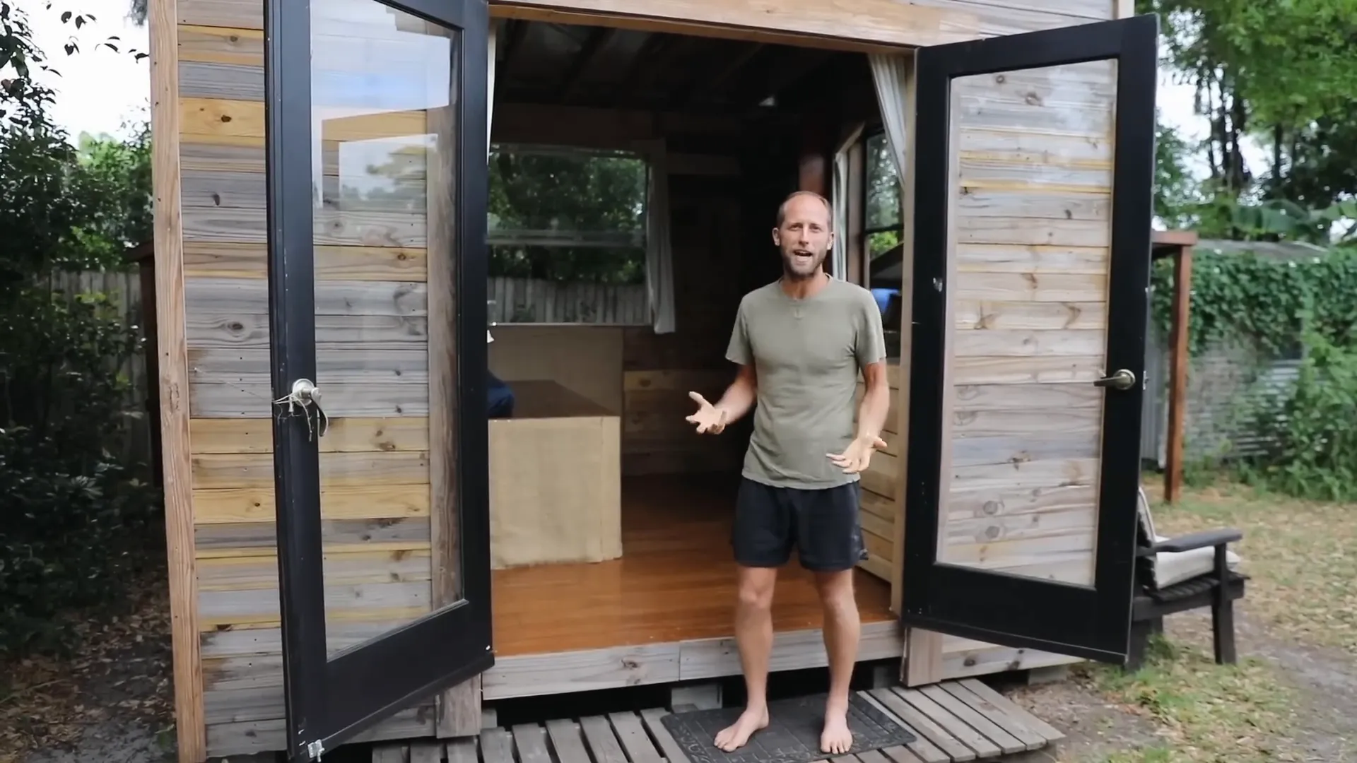 Rob explaining his tiny house materials