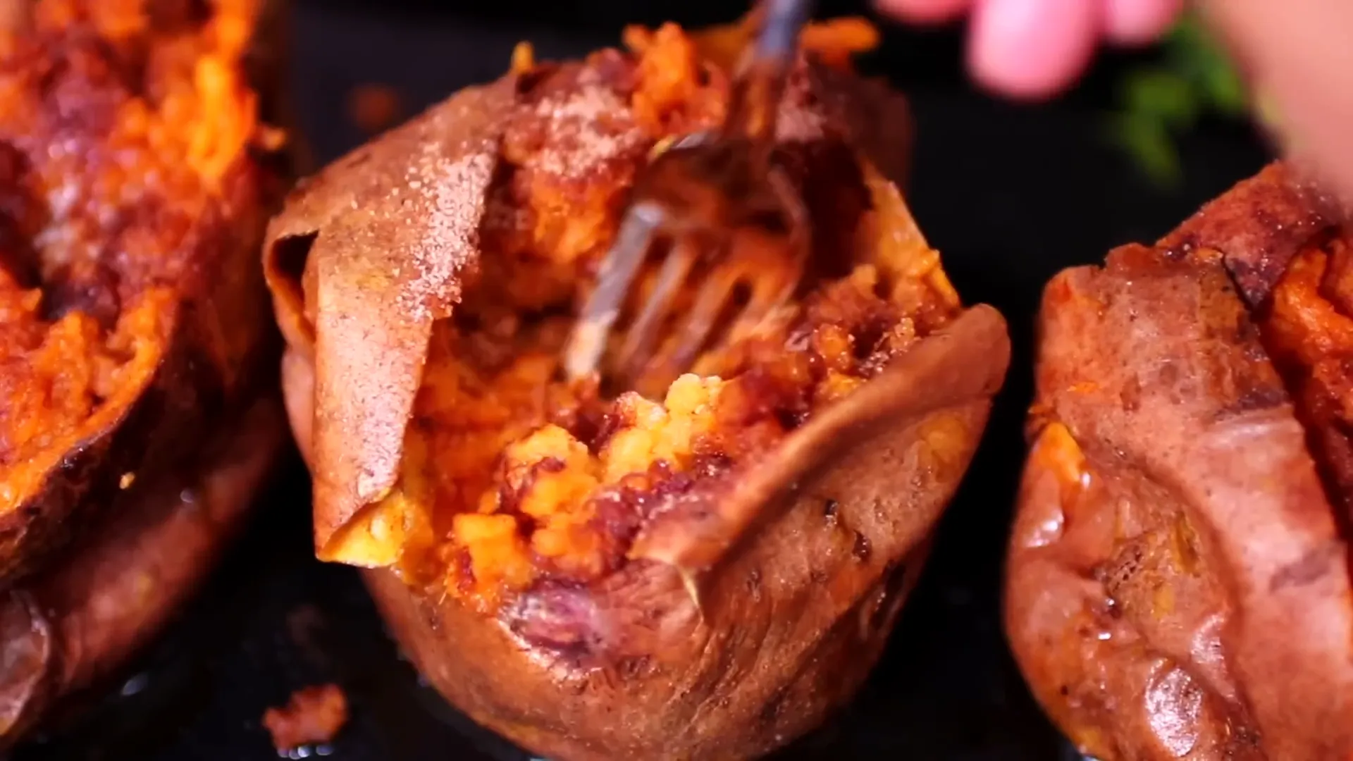 Perfectly Baked Sweet Potatoes With Cinnamon Sugar Butter – Happy Muncher