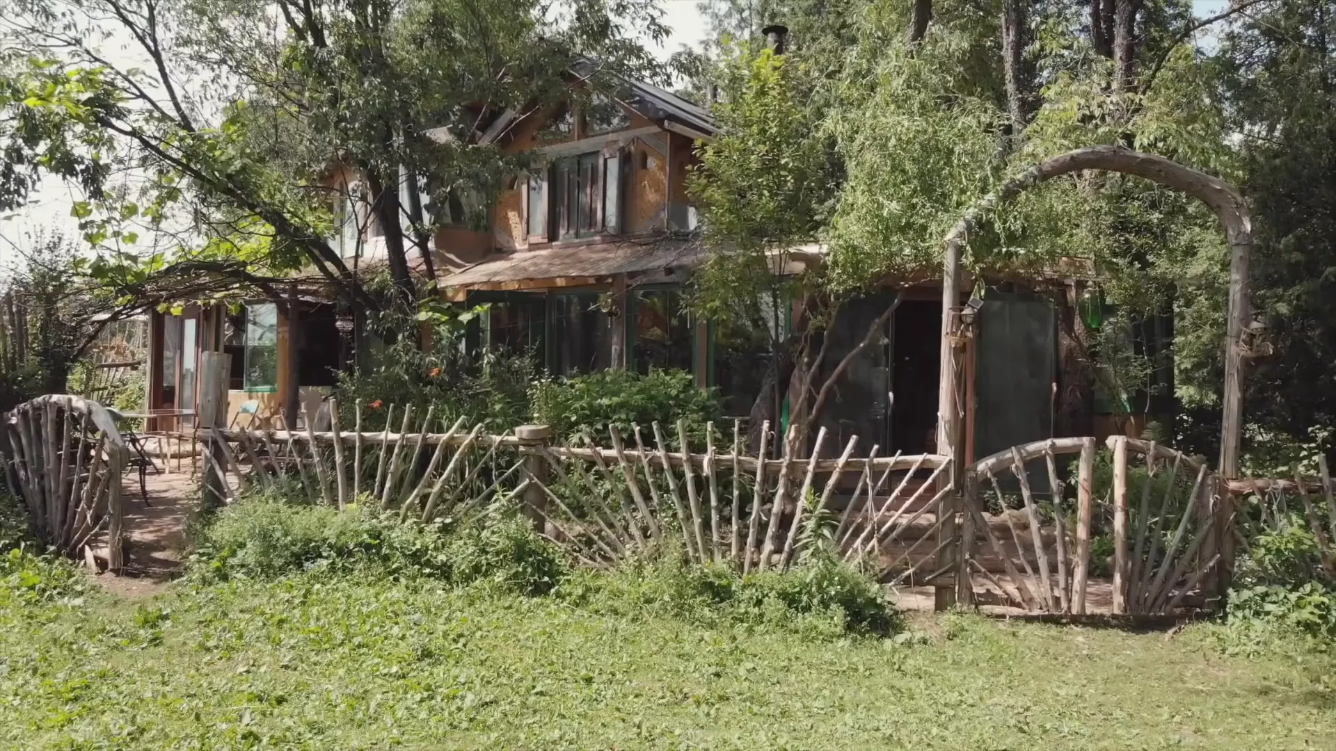Bryce and Misty discussing their off-grid home