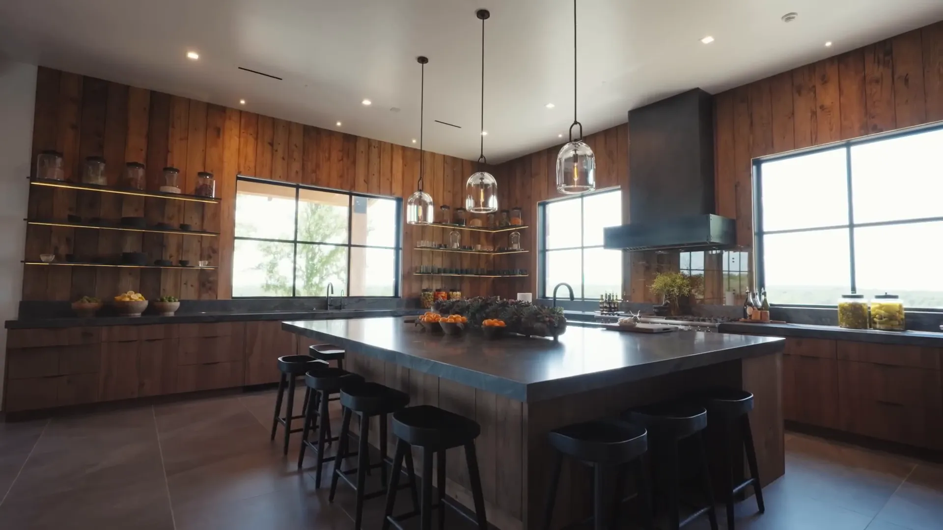 Kitchen with large island