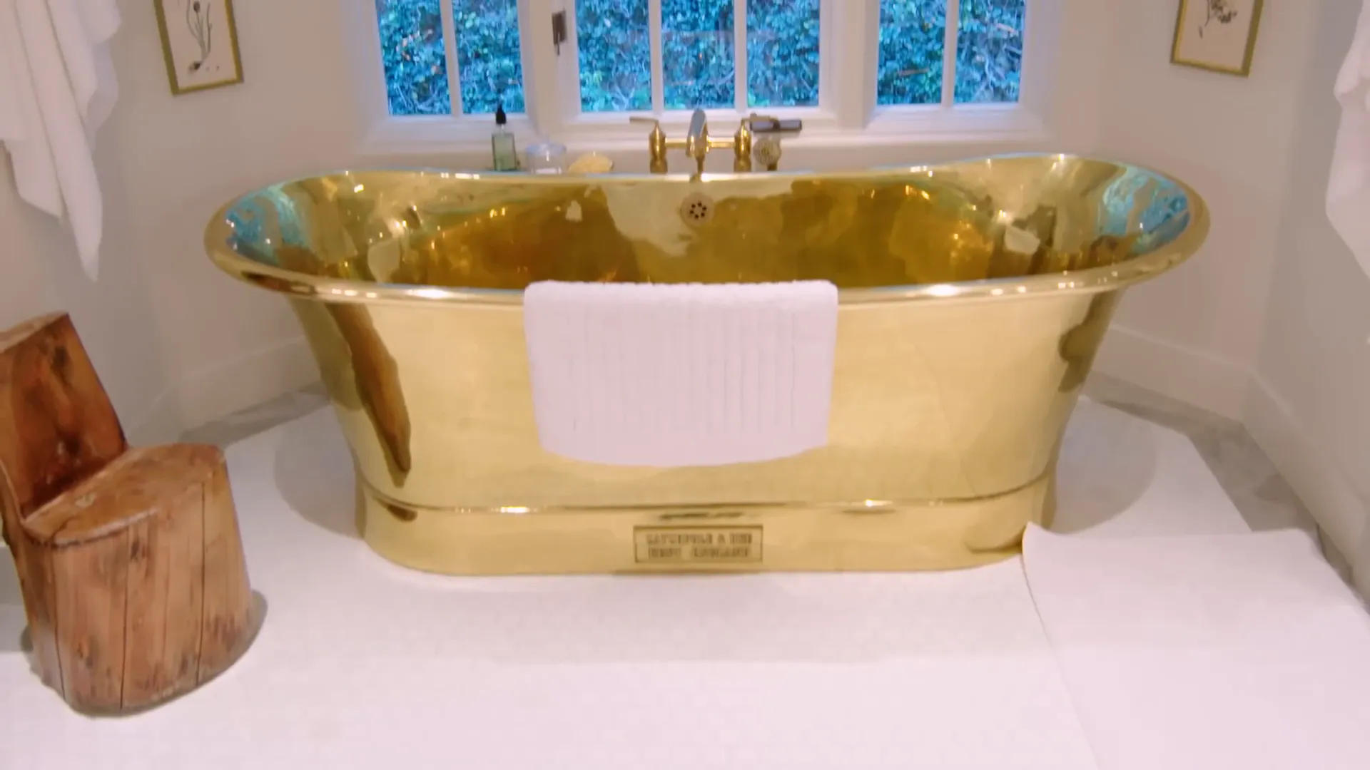 Gold tub in the master bathroom