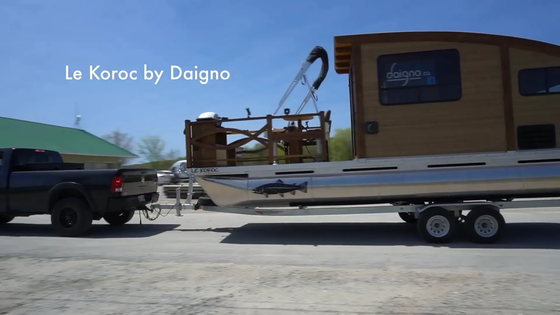 Floating houseboat Koroc