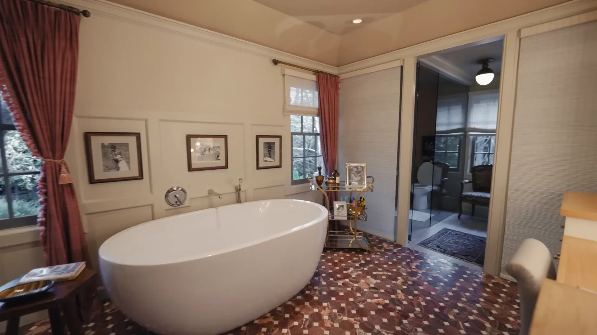 Emma Roberts's colorful bathroom