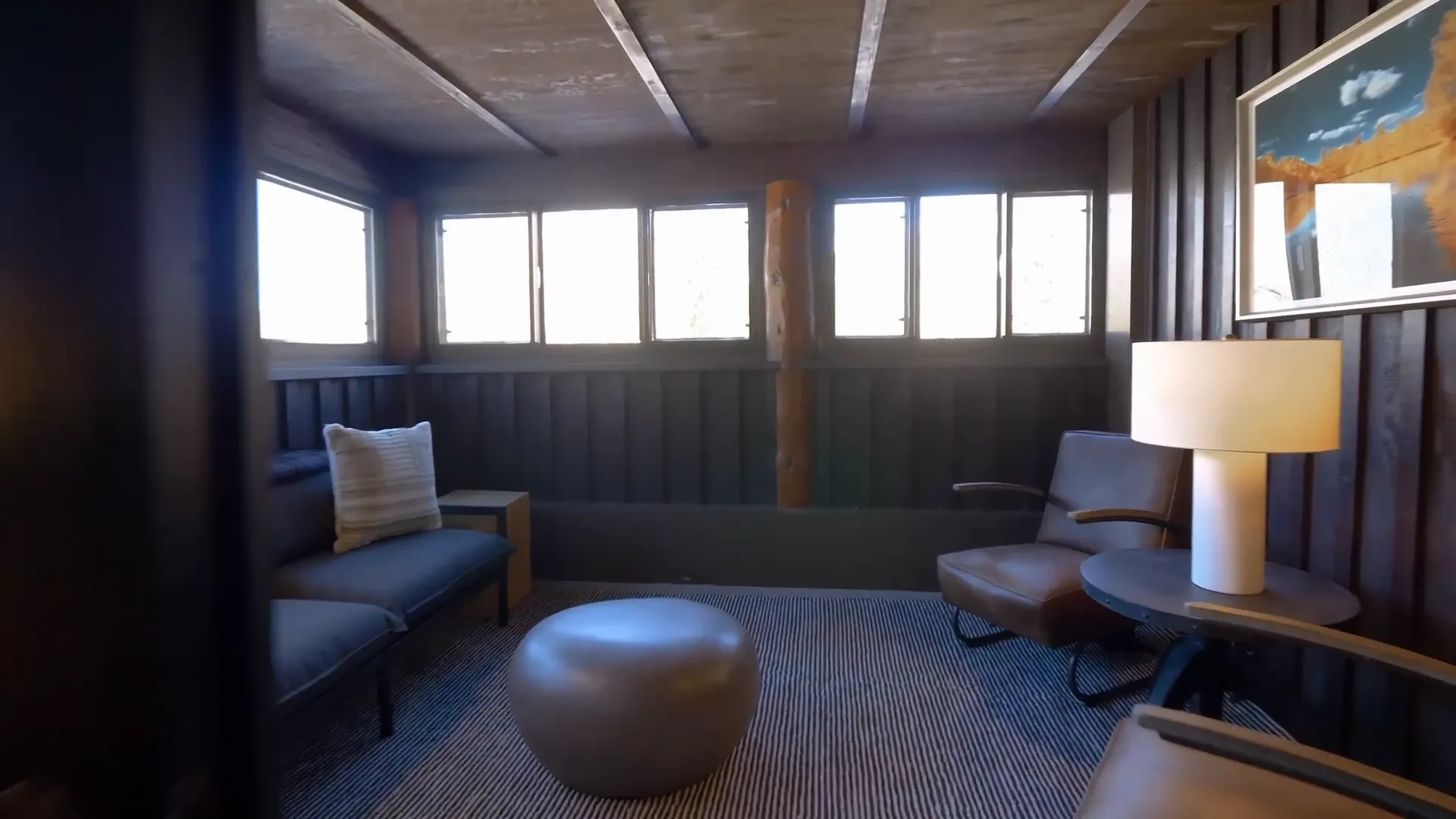 Indoor-outdoor sitting area in a guest room