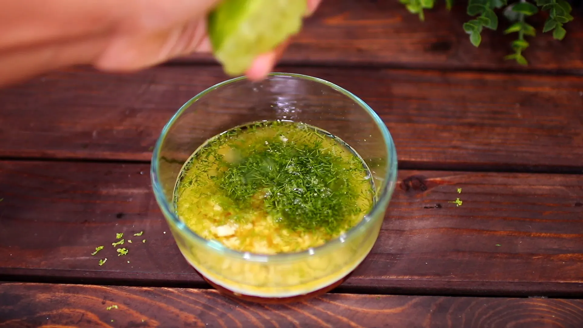 Squeezing lime juice into the marinade
