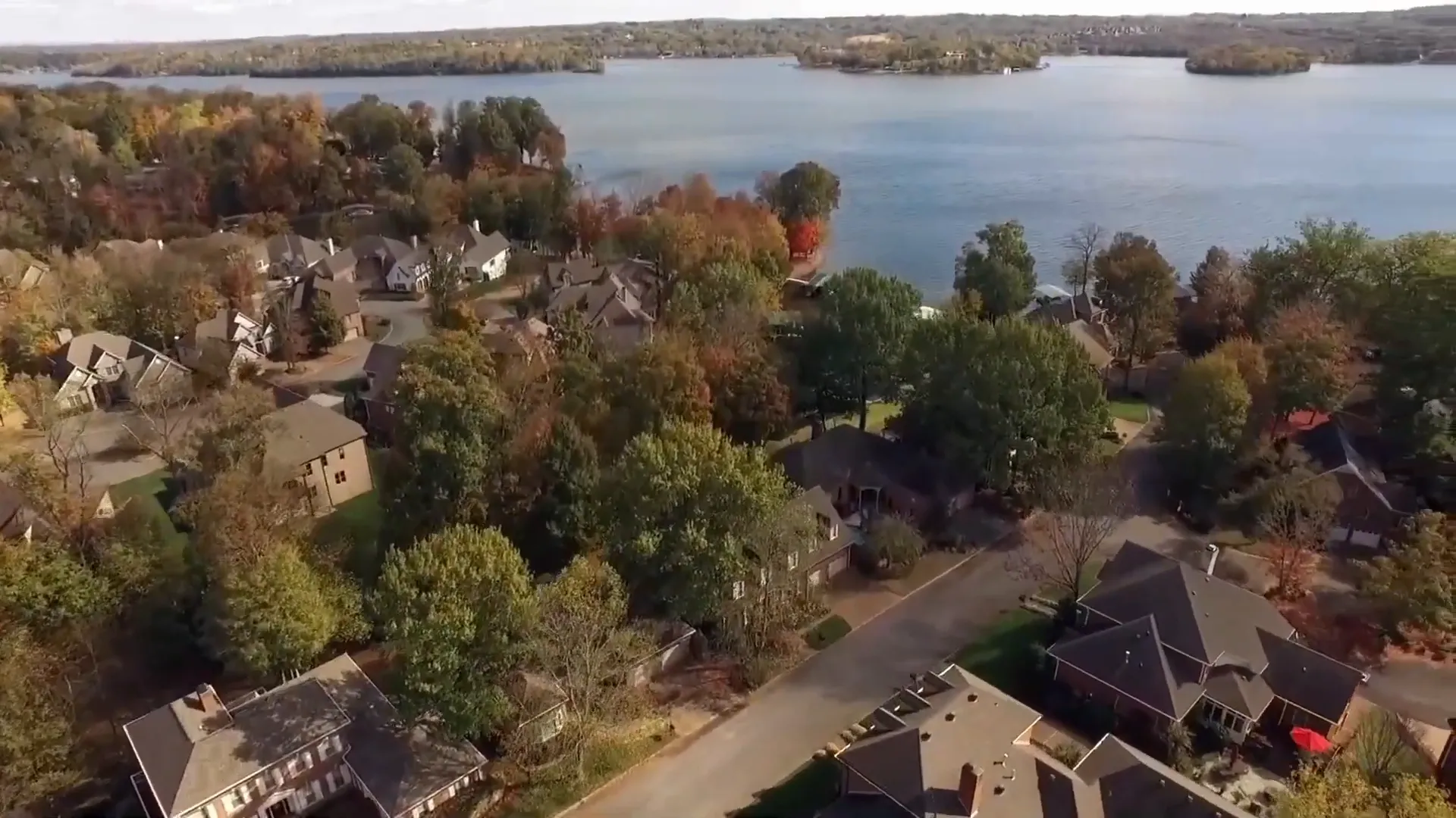 Lakefront homes with private docks in Hendersonville