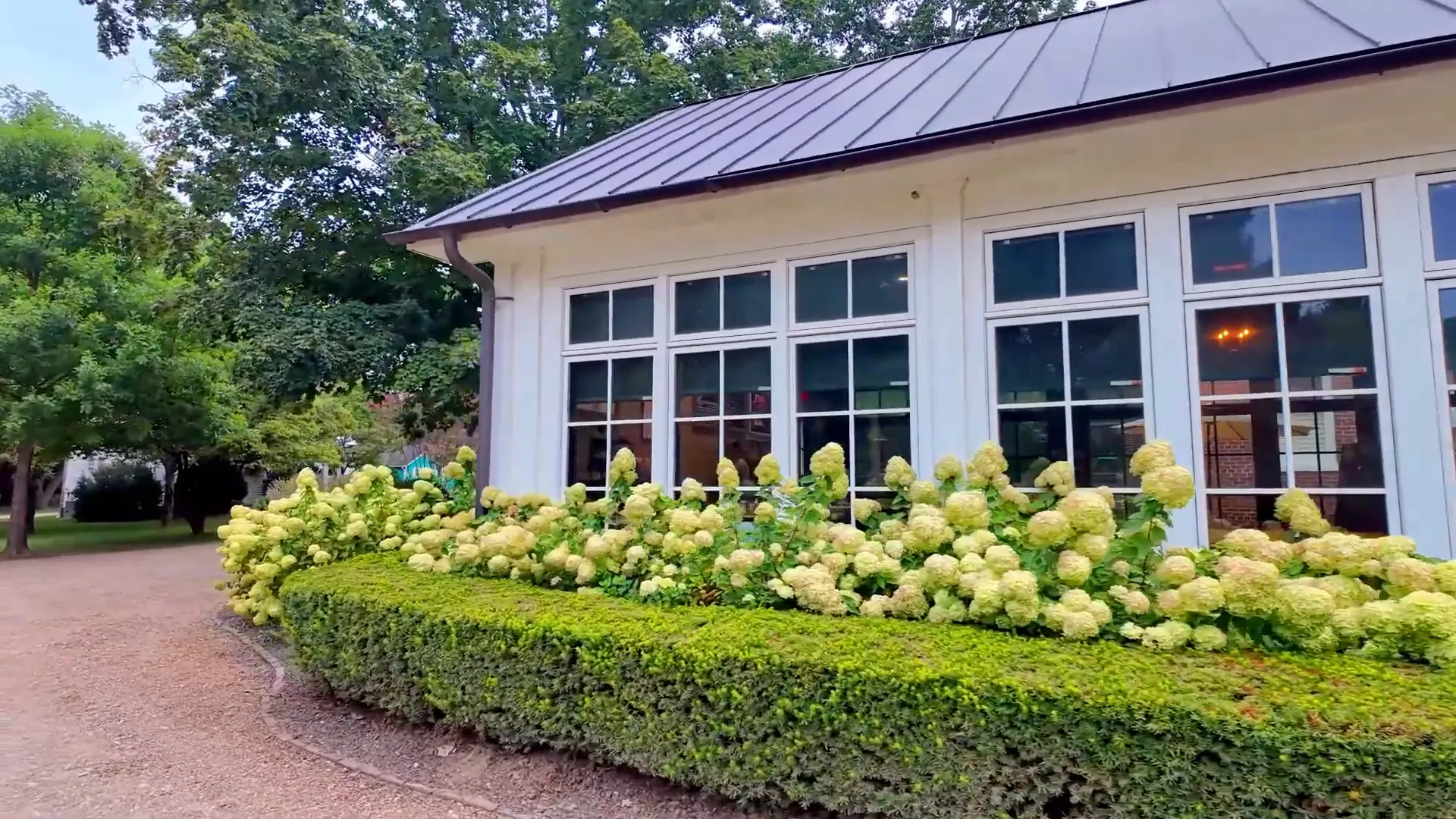 18/19 coffee shop behind Homestead Manor