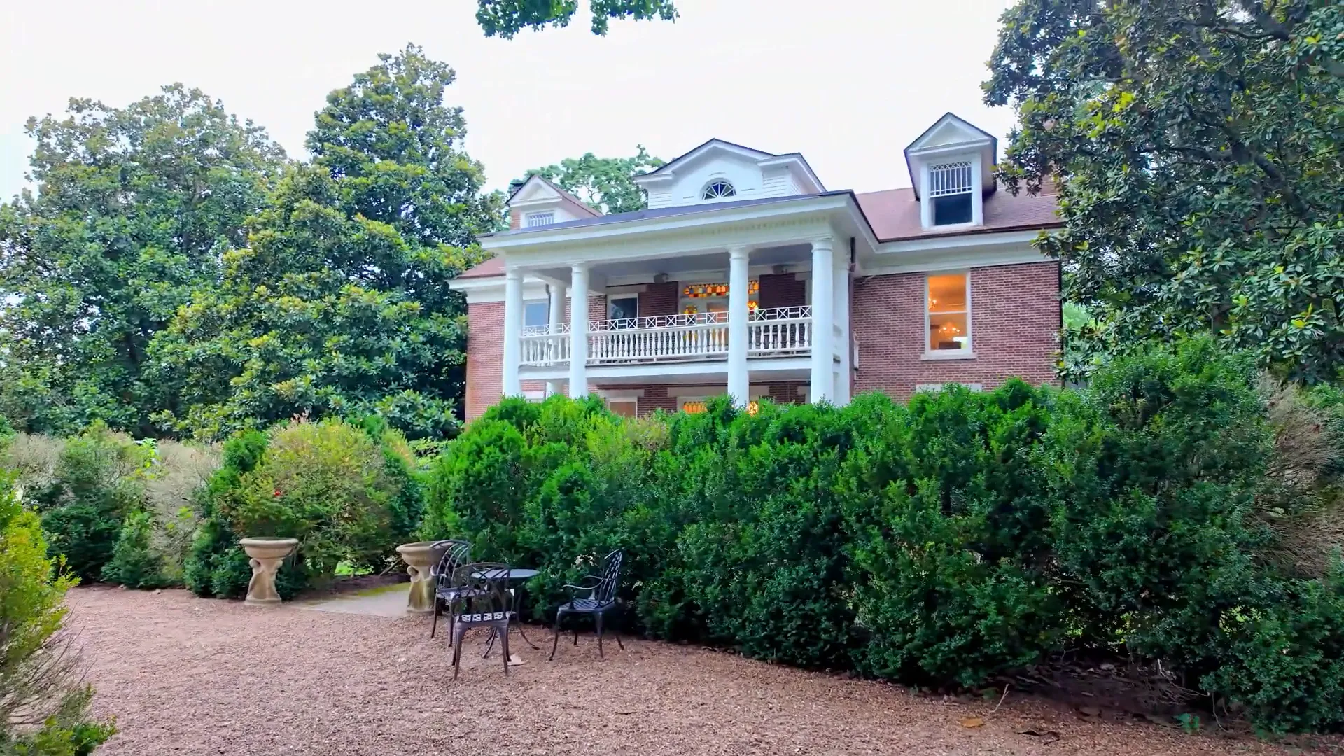 Homestead Manor historic house and grounds in Thompson's Station