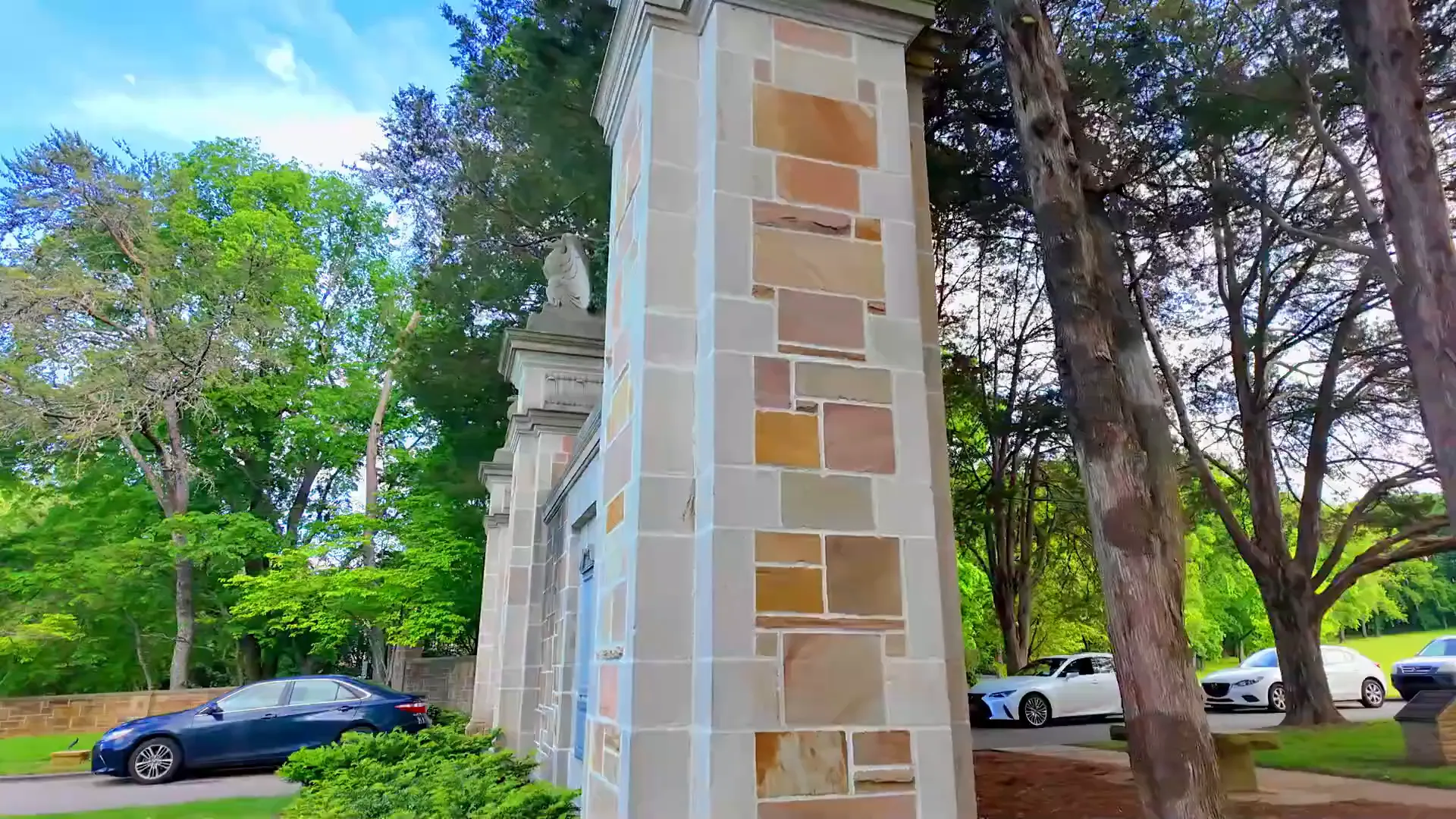 Entrance to Percy Warner Park from Belle Meade Boulevard