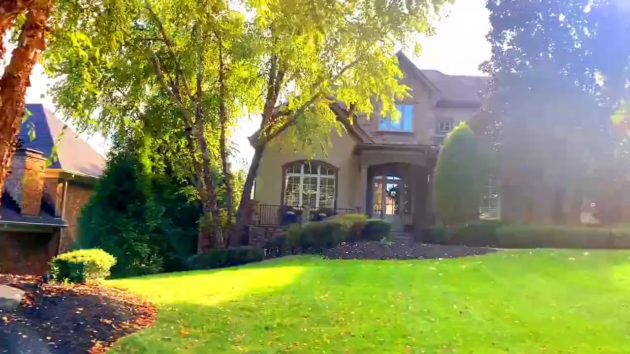 Governor's Club clubhouse dining and event space