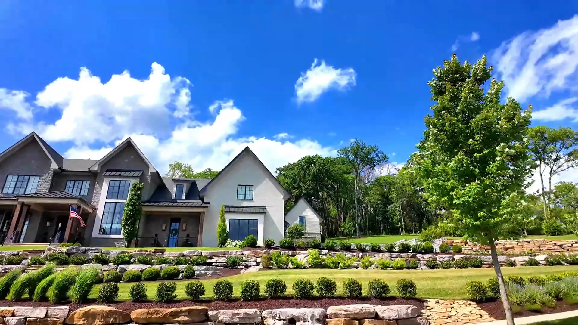 Country roads and luxury homes in College Grove
