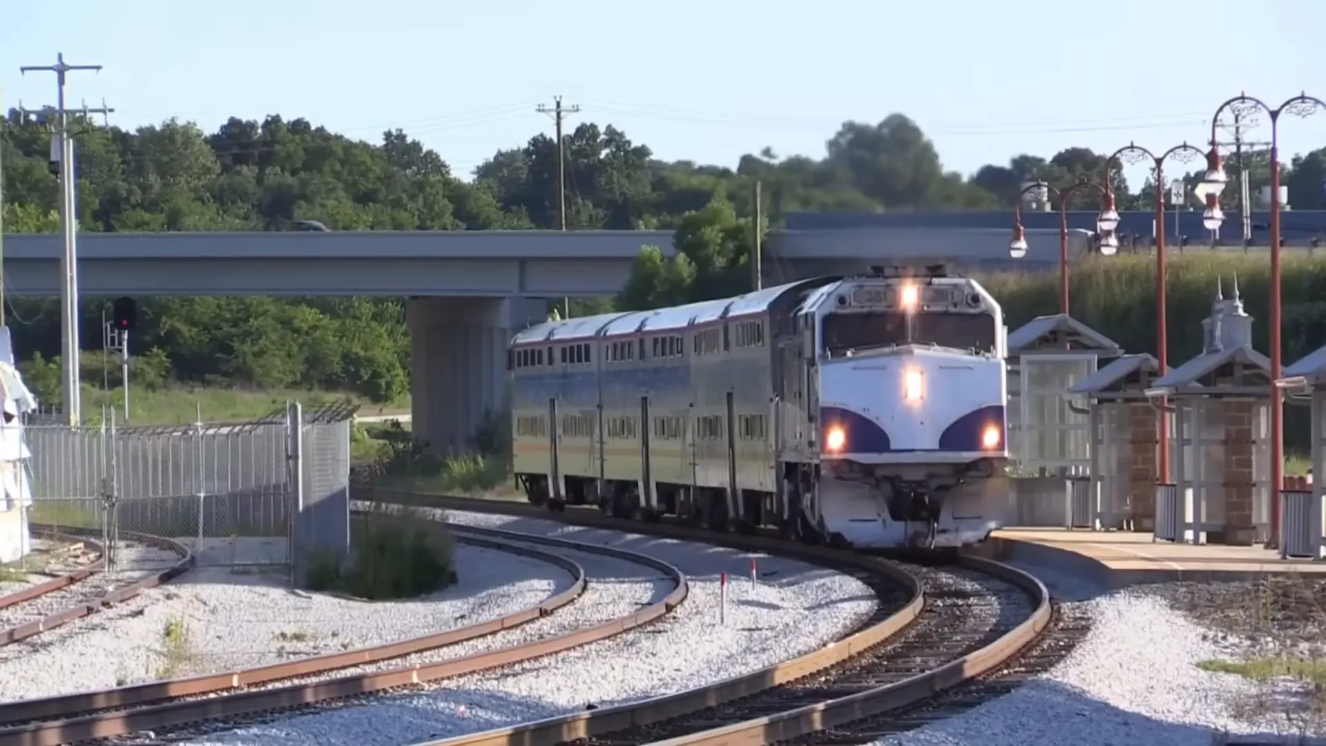 Passenger train pulling into the Mount Juliet station