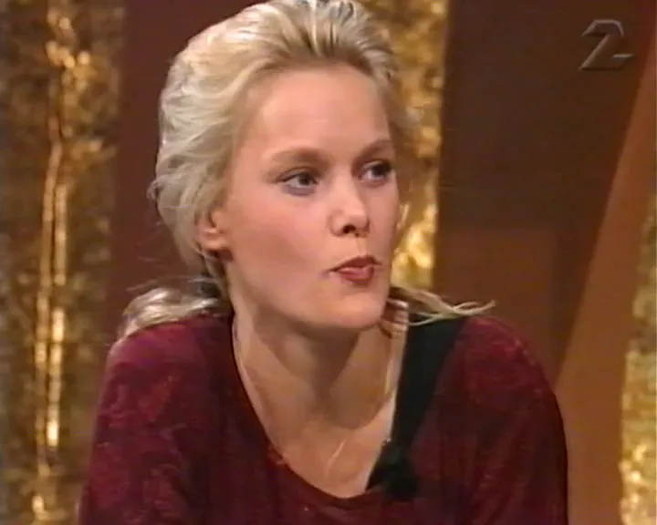 Sophia Kjellgren framför låt med känslosamt tema