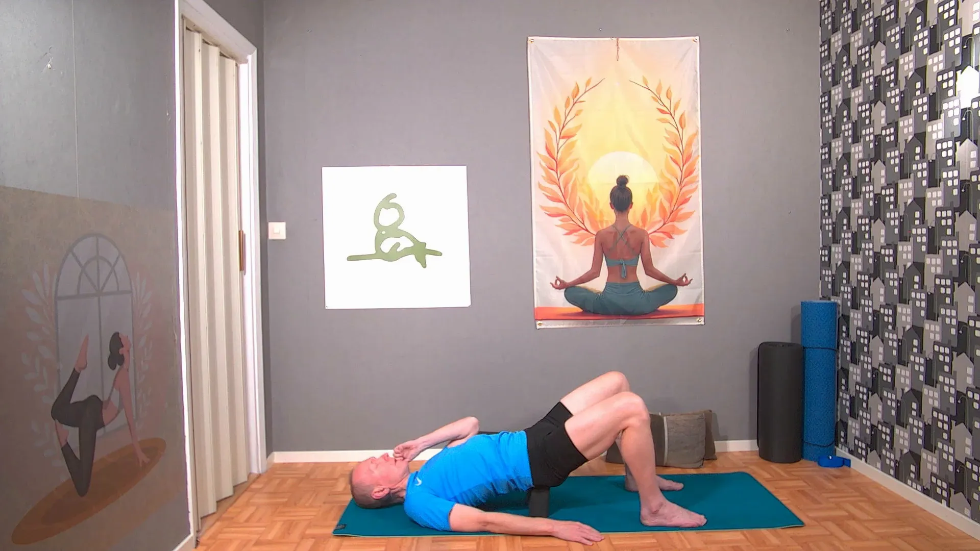 Yin yoga positioner med props