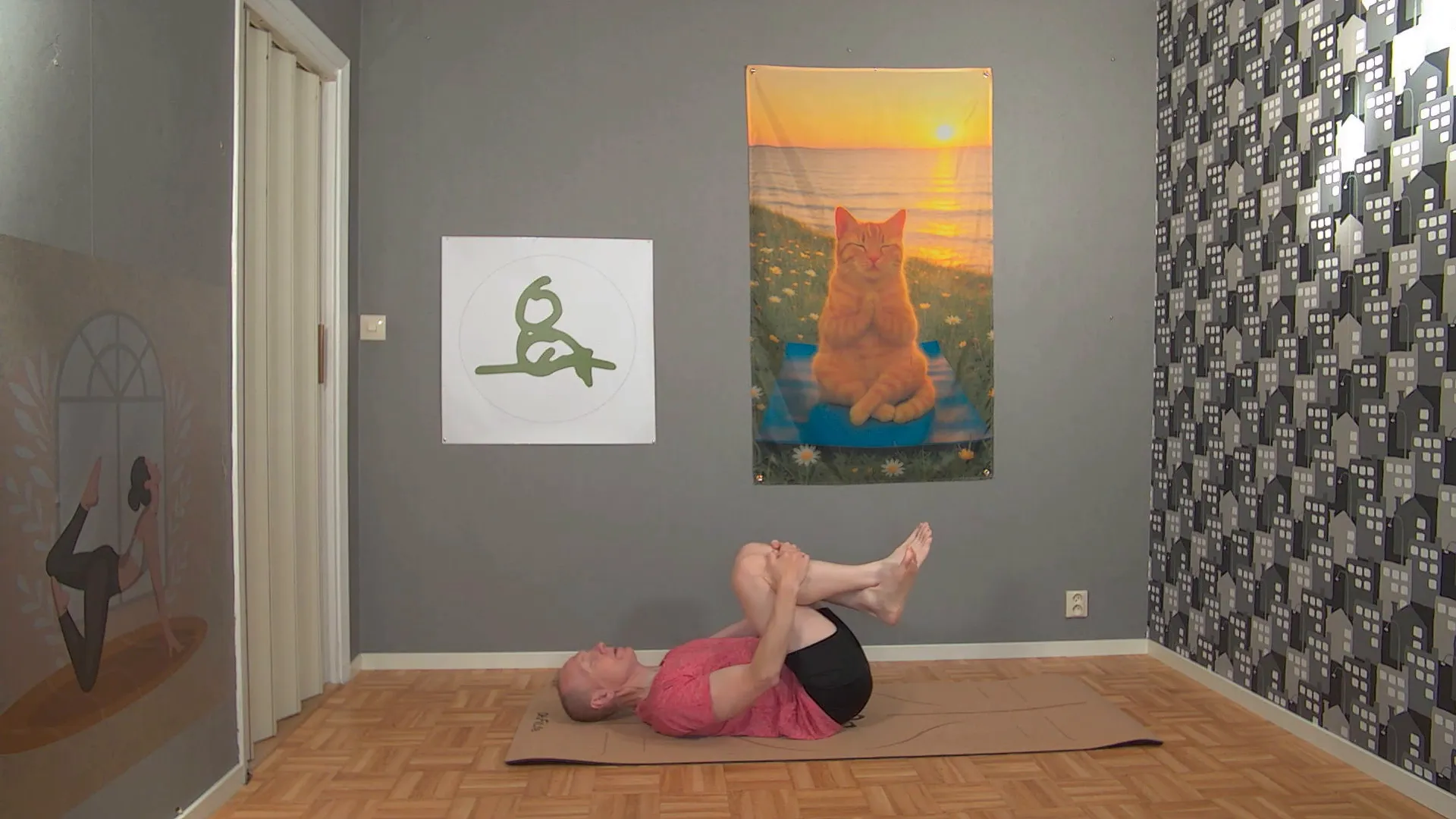 Liggande start: dra knäna mot dig och hitta andetaget