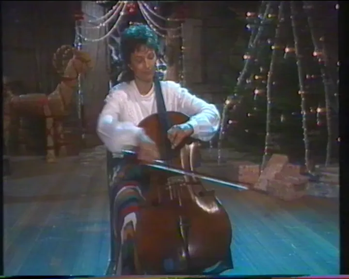 Ulla Wrethammar spelar cello