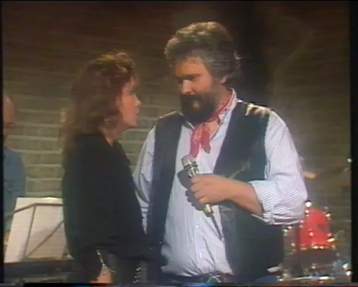 David och Mary Johnson framför en dans