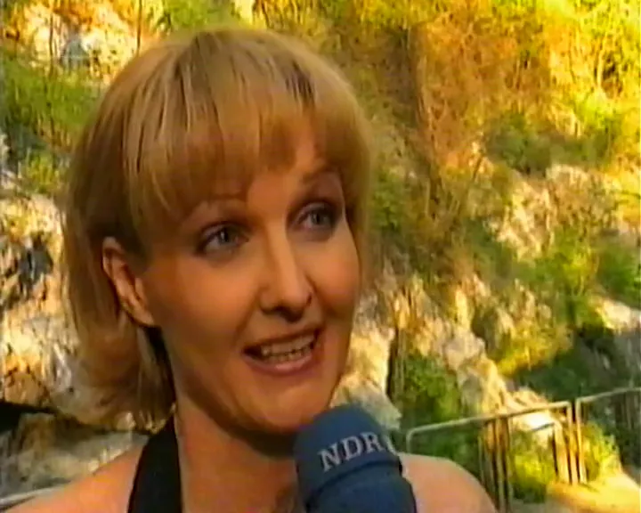 Christina Bach intervjuas om femininer Pop