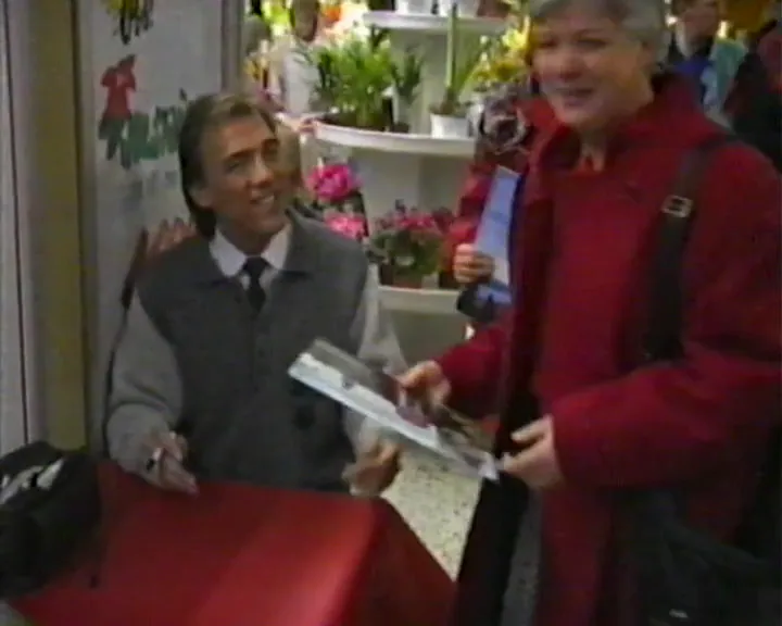 Christer Sjögren tillsammans med fans