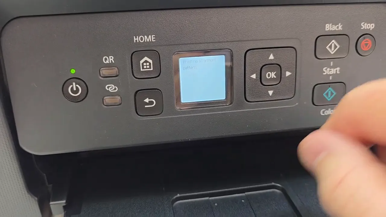 Printer printing alignment page for print head alignment