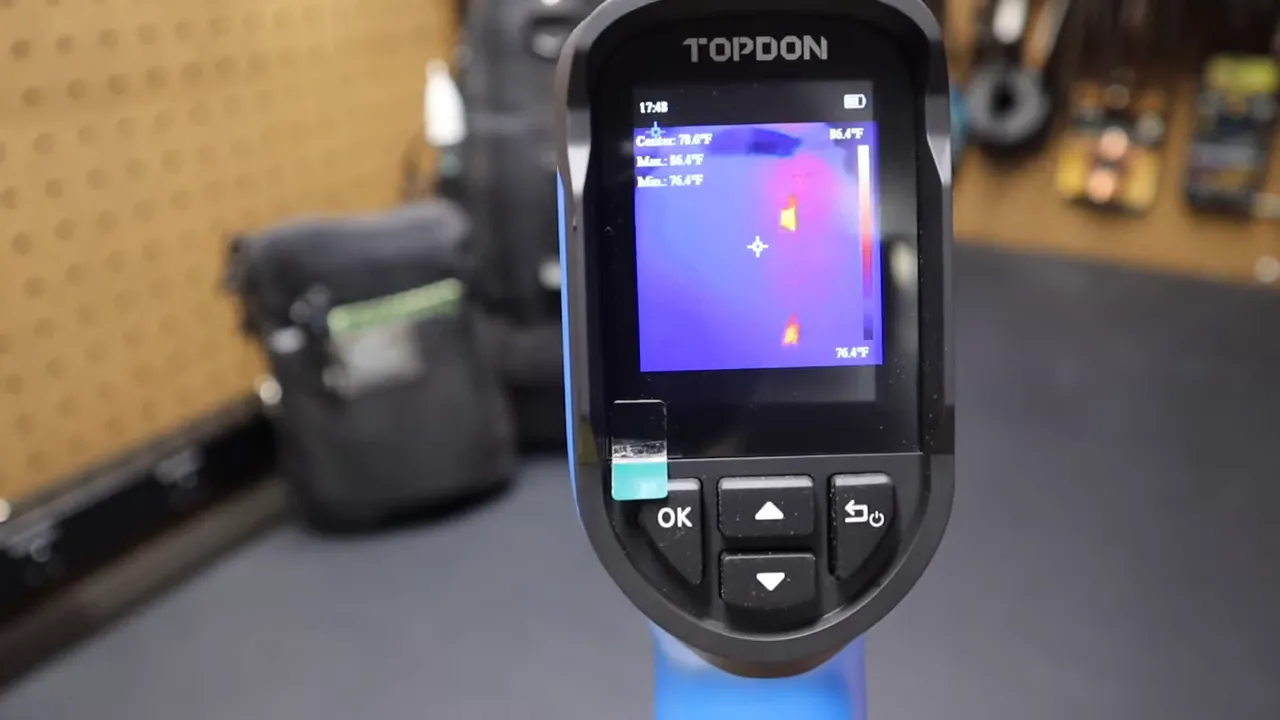 TC004 boot screen showing thermal image as it powers up