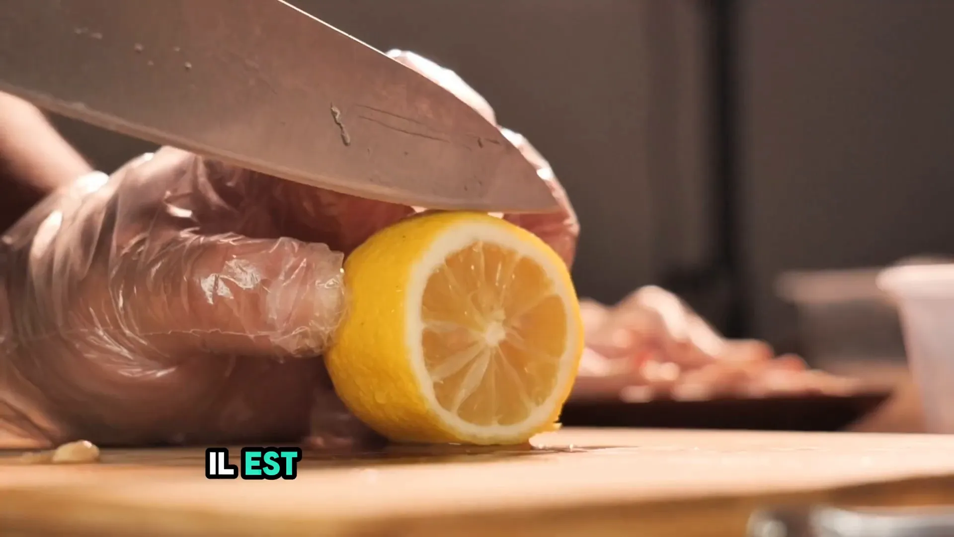 Eau citronnée pour le petit déjeuner