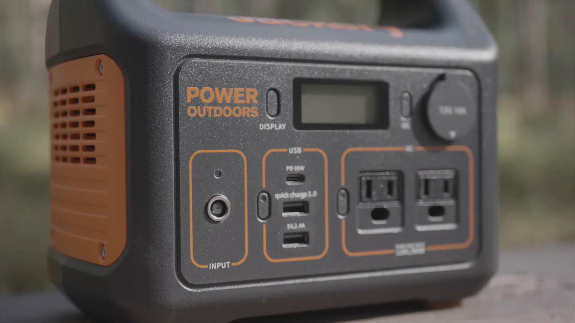 Jackery Explorer 300 outputs and ports