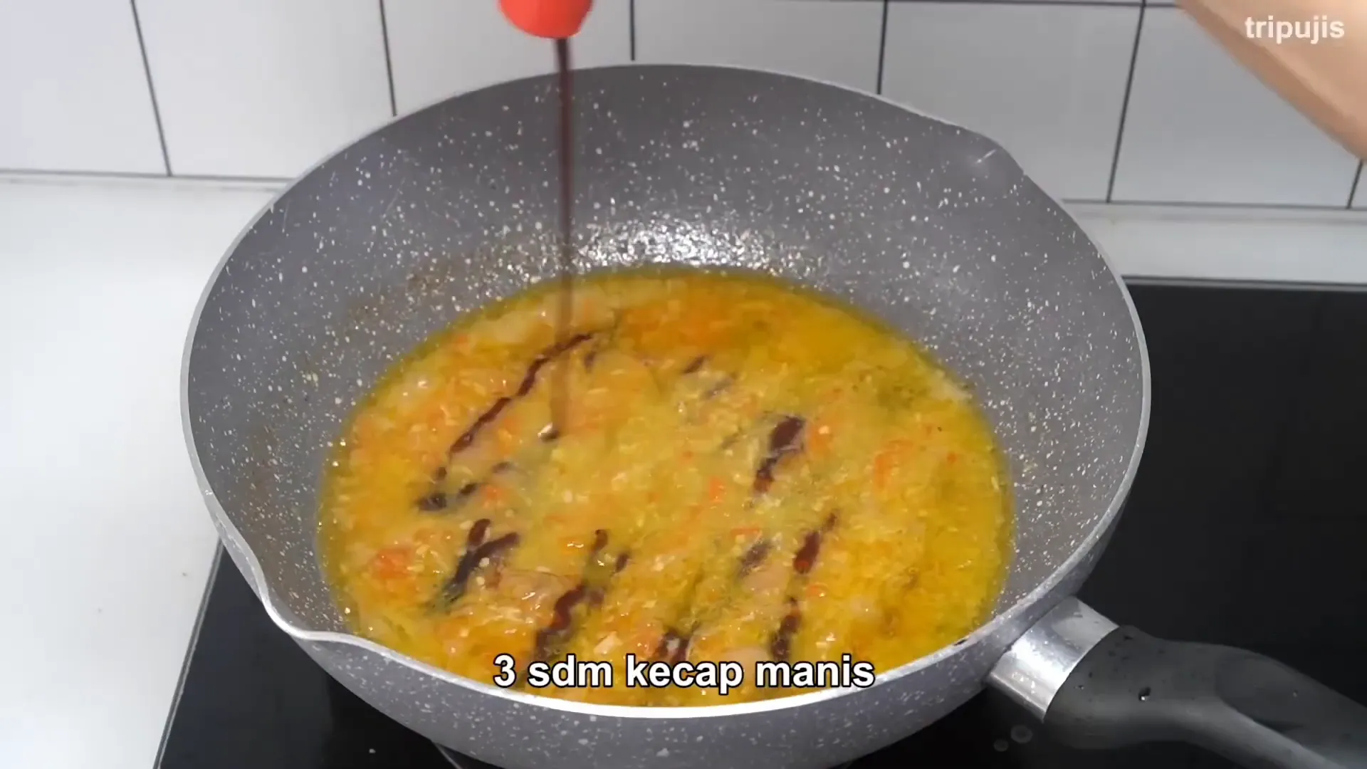 Ayam kecap praktis dengan cabai rawit