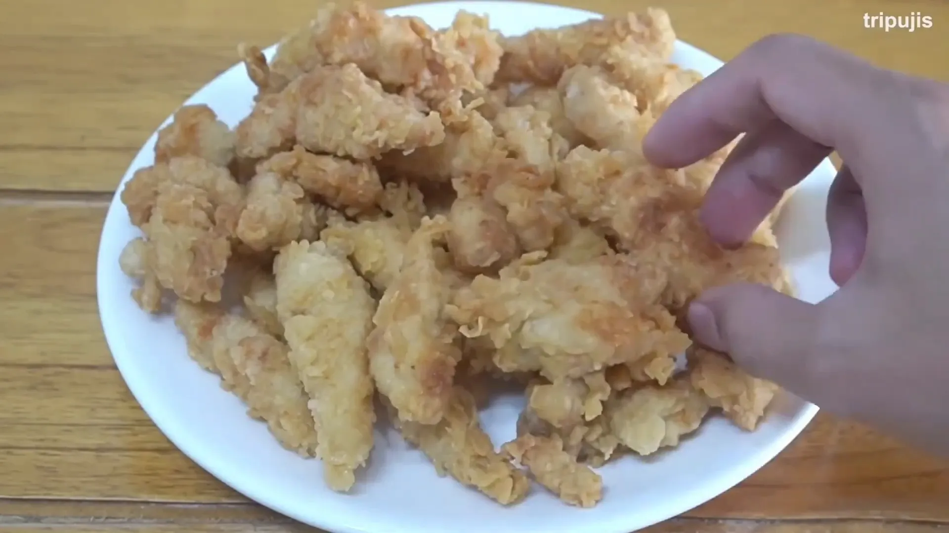Ayam goreng saus tiram siap disajikan