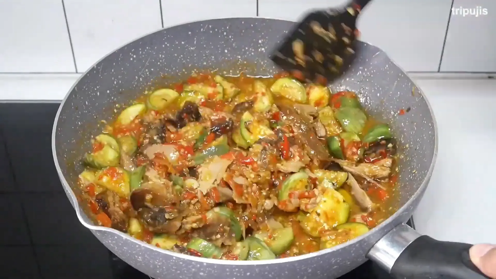 Terong dimasak bersama bumbu