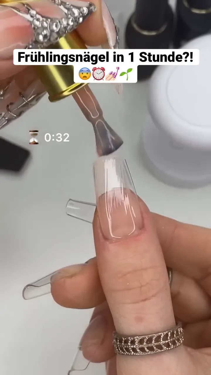 Jelly Nude Lack auf den Nägeln