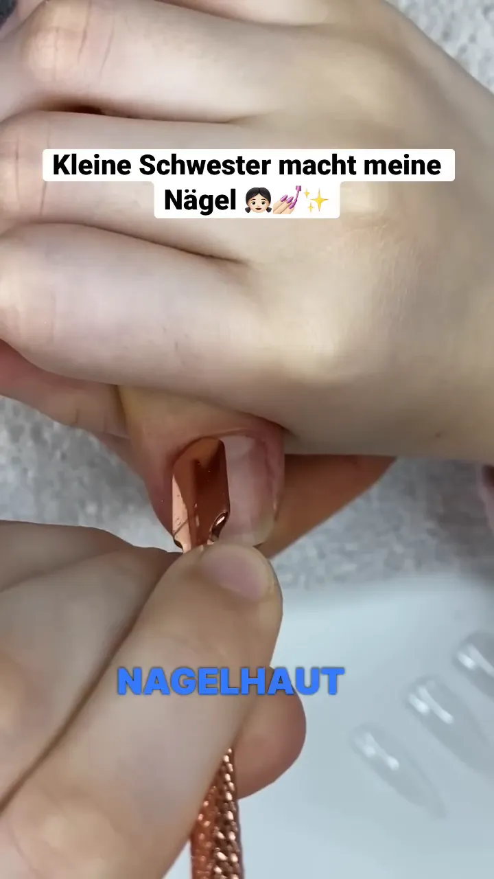 Nagelhaut zurückgeschoben