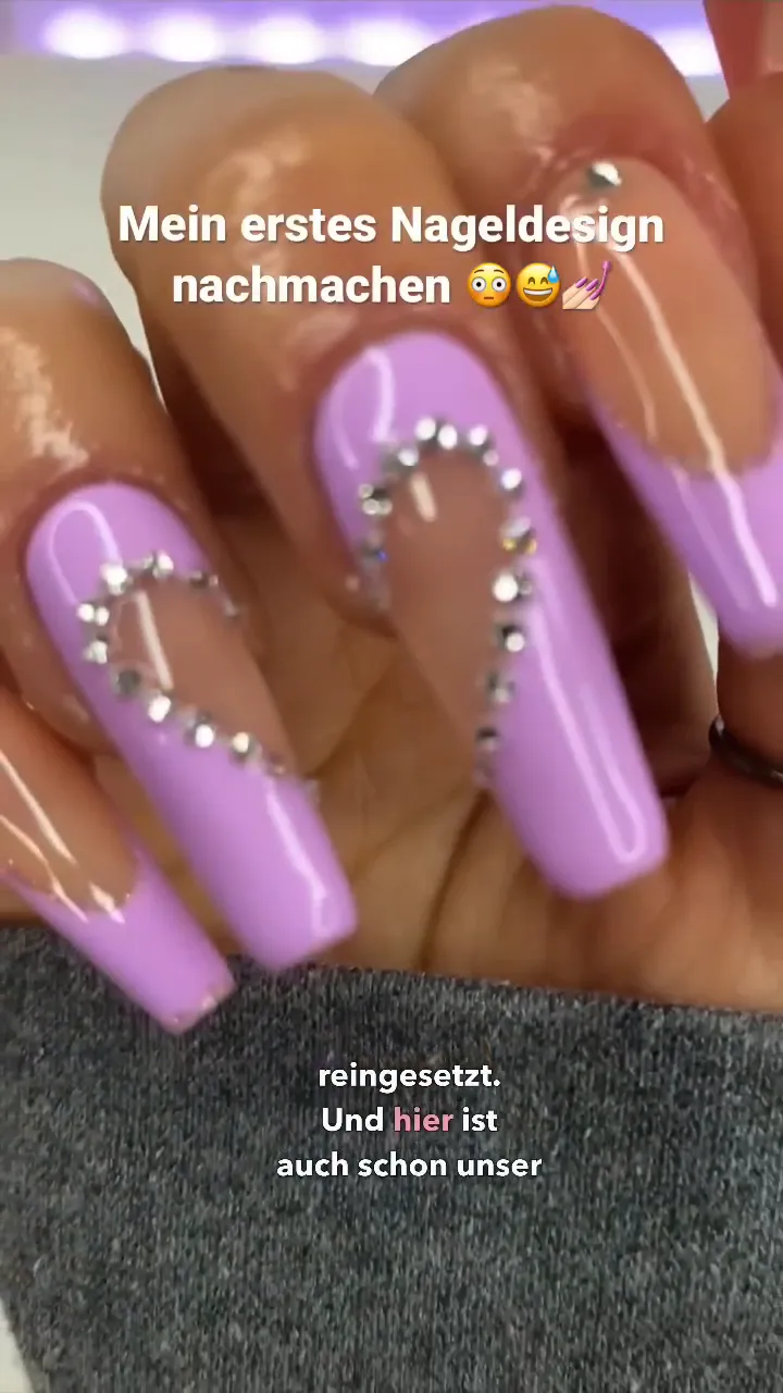 Herz Design auf dem Ringfinger