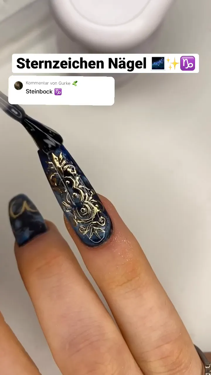 French Nails mit Steinbockzeichen