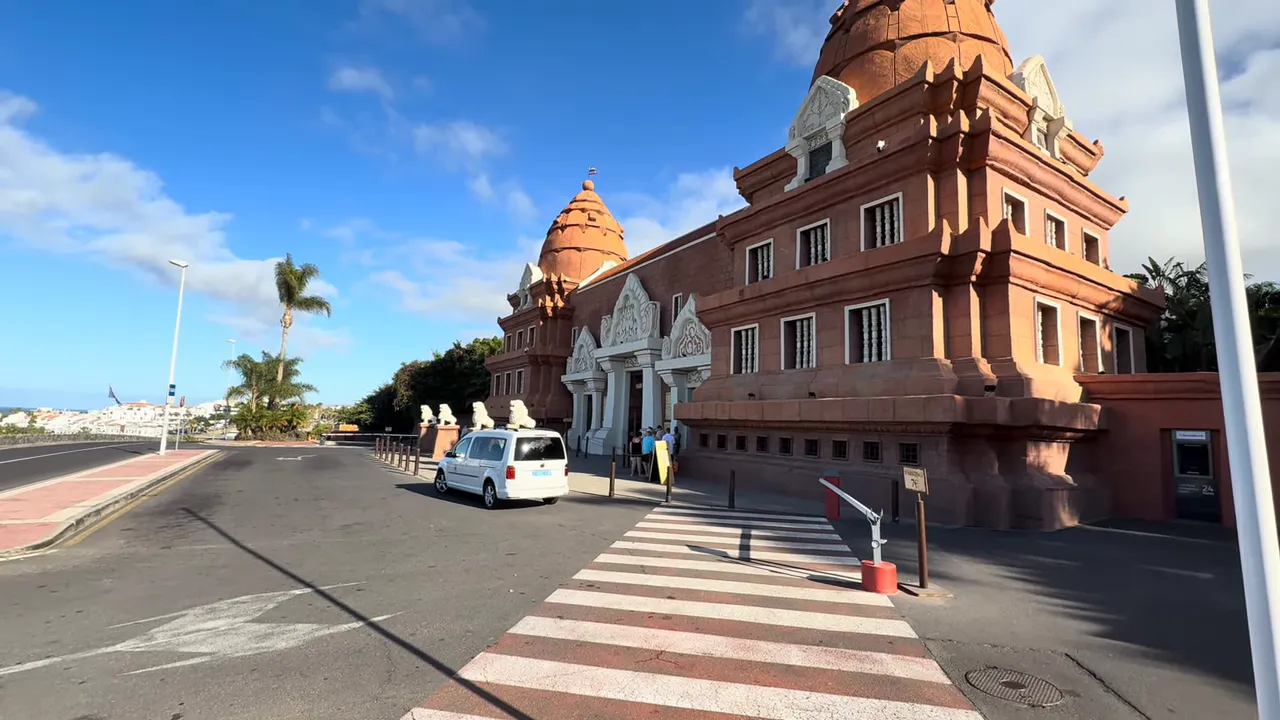 Siam Park entrance road leading to the main building