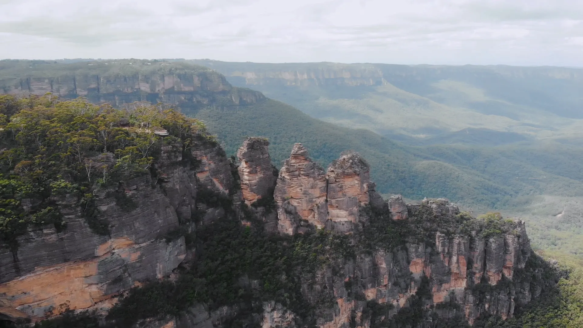 Three Sisters rock formation in Blue Mountains