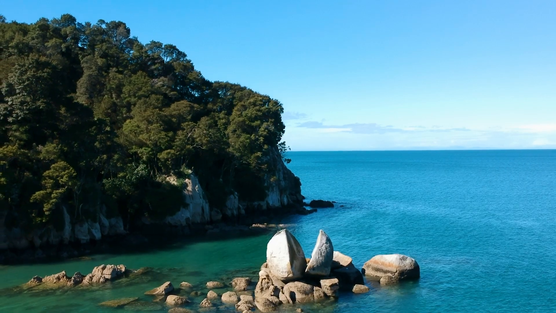 Abel Tasman National Park - Split Apple Rock