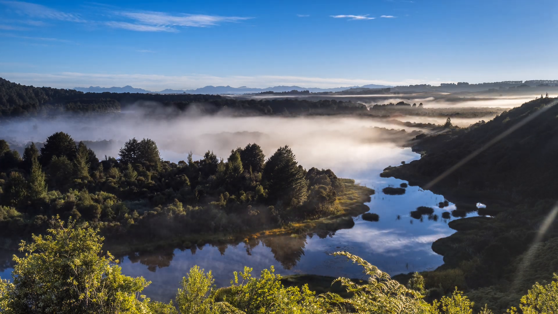 The Fiordland National Park is part of this NZ travel itinerary in 2 weeks for North & South Island