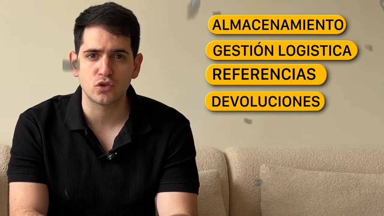 Lista de costes ocultos: almacenamiento, gestión logística, referencias y devoluciones junto al presentador
