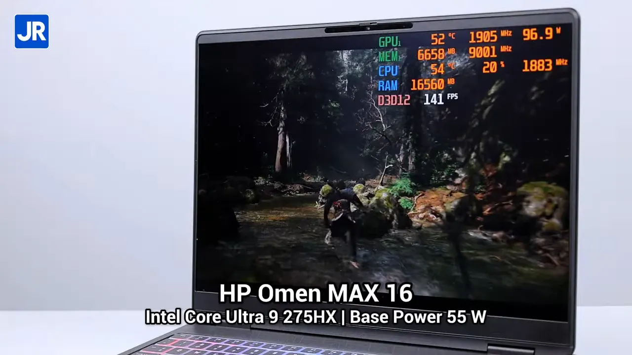 HP Omen MAX 16 menampilkan gameplay dengan overlay metrik performa dan teks Intel Core Ultra 9 275HX Base Power 55 W