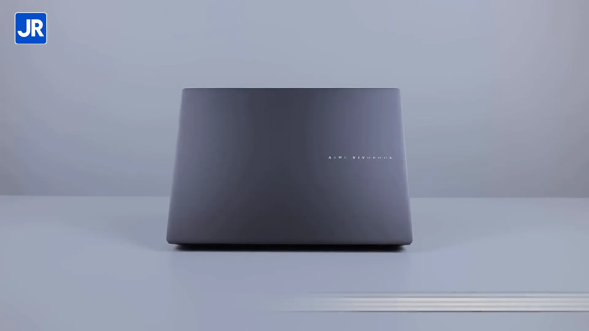 Desain ASUS Vivobook S14 dengan bahan metal dan polikarbonat