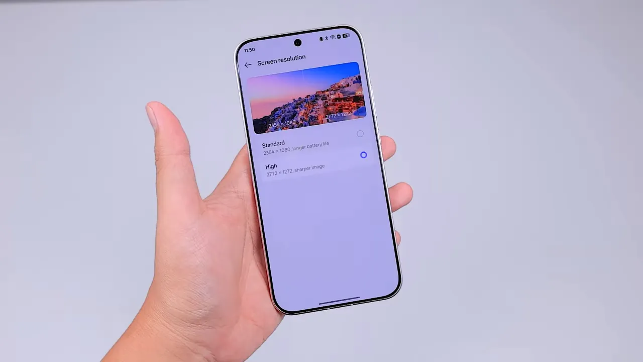 Layar OPPO Reno15 Pro Max menampilkan menu pengaturan screen resolution dengan opsi High 2772x1272 terpilih