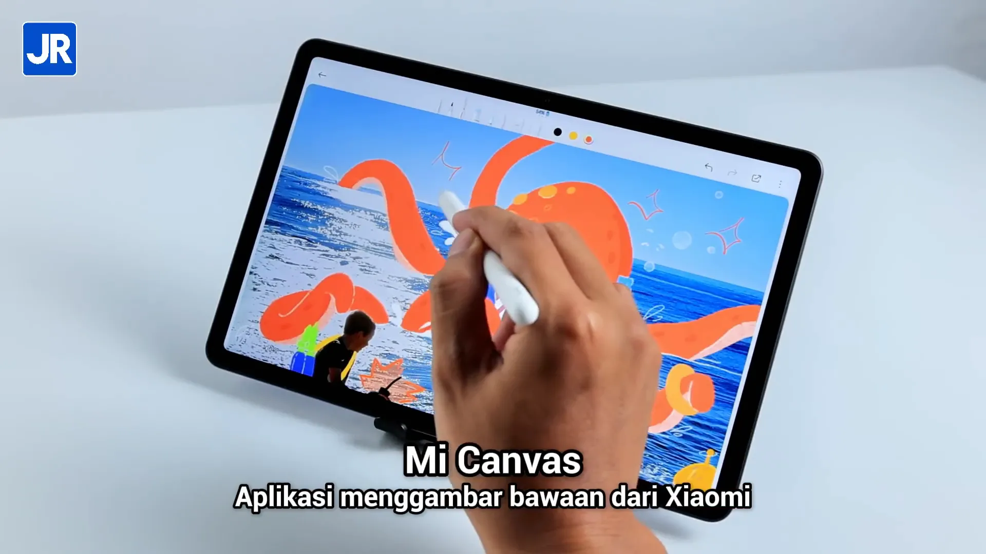 Penggunaan stylus Redmi Smart Pen menggambar di Mi Canvas