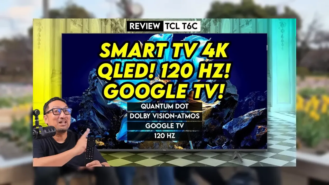 Thumbnail review Smart TV 4K QLED 120 Hz dengan teks besar dan presenter kecil di sudut