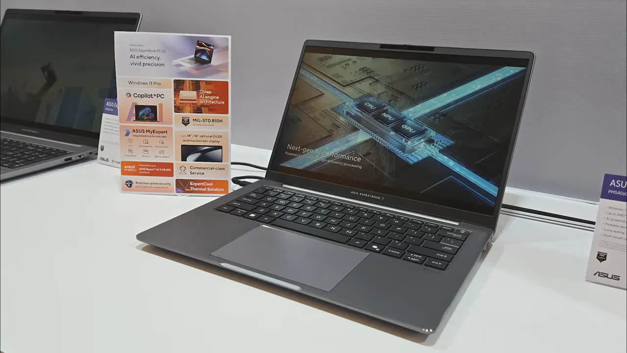 ASUS ExpertBook PM5 G2 ditampilkan di booth dengan layar 'Next-gen AI performance'