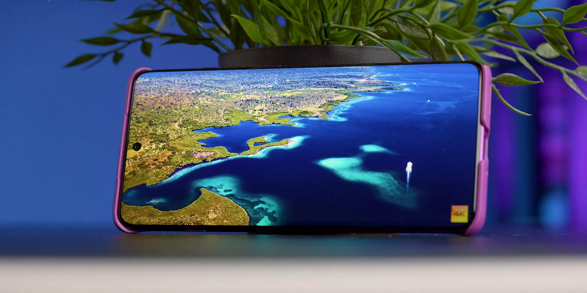 Layar Motorola Edge 60 Pro dengan sertifikasi dan fitur lengkap