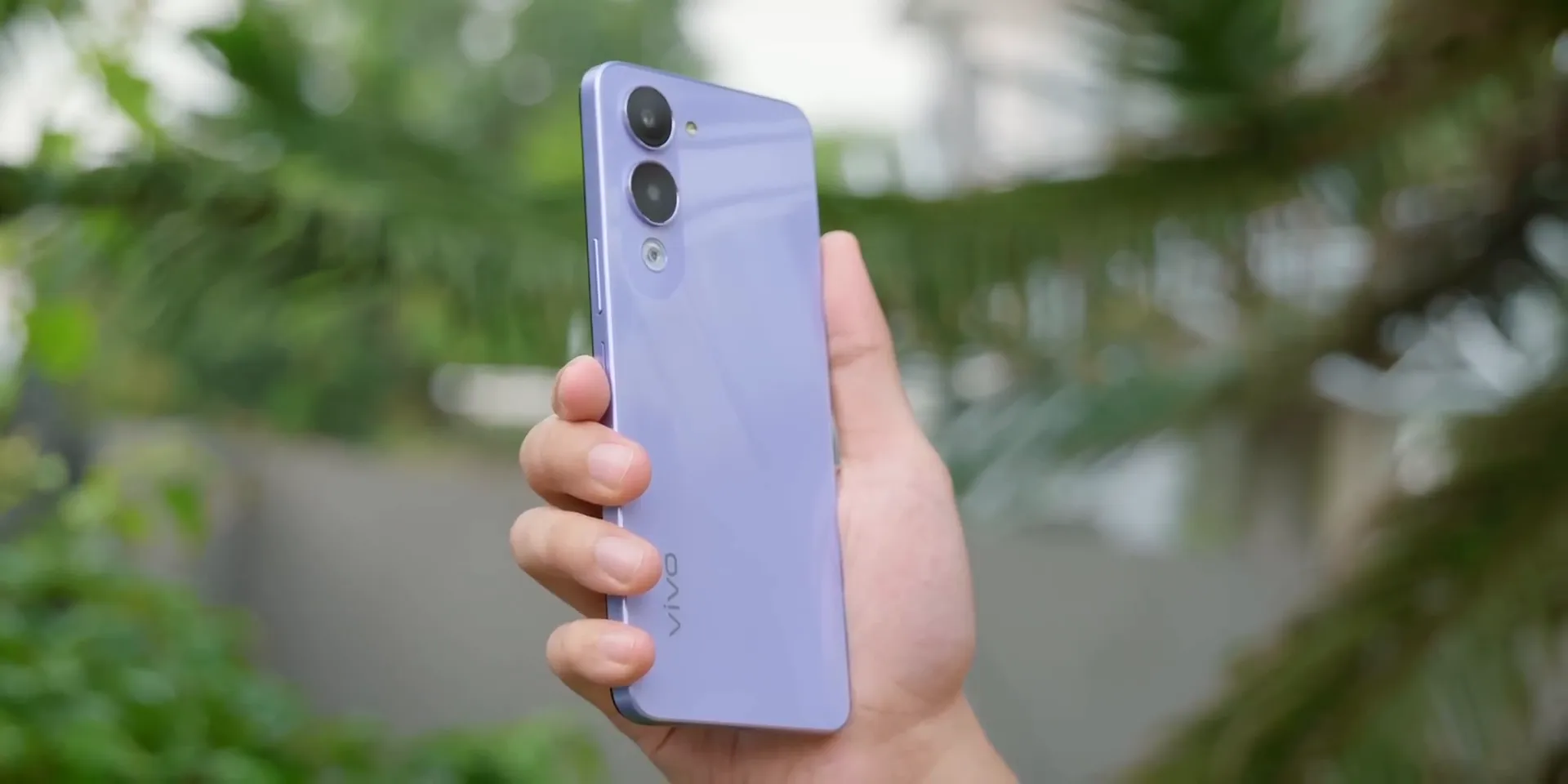 Tampilan Vivo Y19s GT 5G dengan desain modern dan pilihan warna ungu kristal