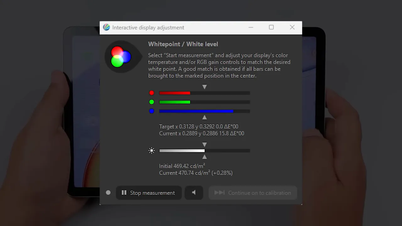 Jendela perangkat kalibrasi menampilkan whitepoint dan nilai luminansi sekitar 470 cd/m2 saat mengukur layar Megapad SE