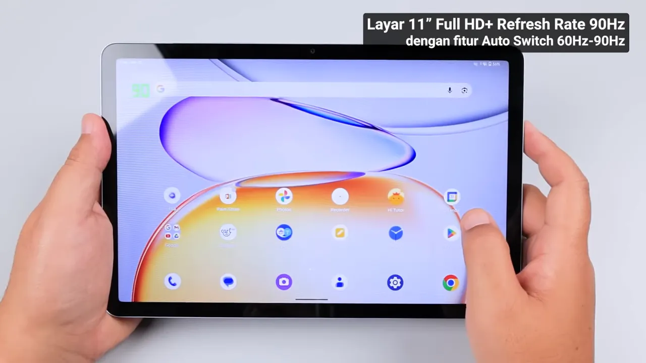 Tampilan depan penuh TECNO Megapad SE 11 inci dipegang secara landscape dengan ikon aplikasi terlihat jelas