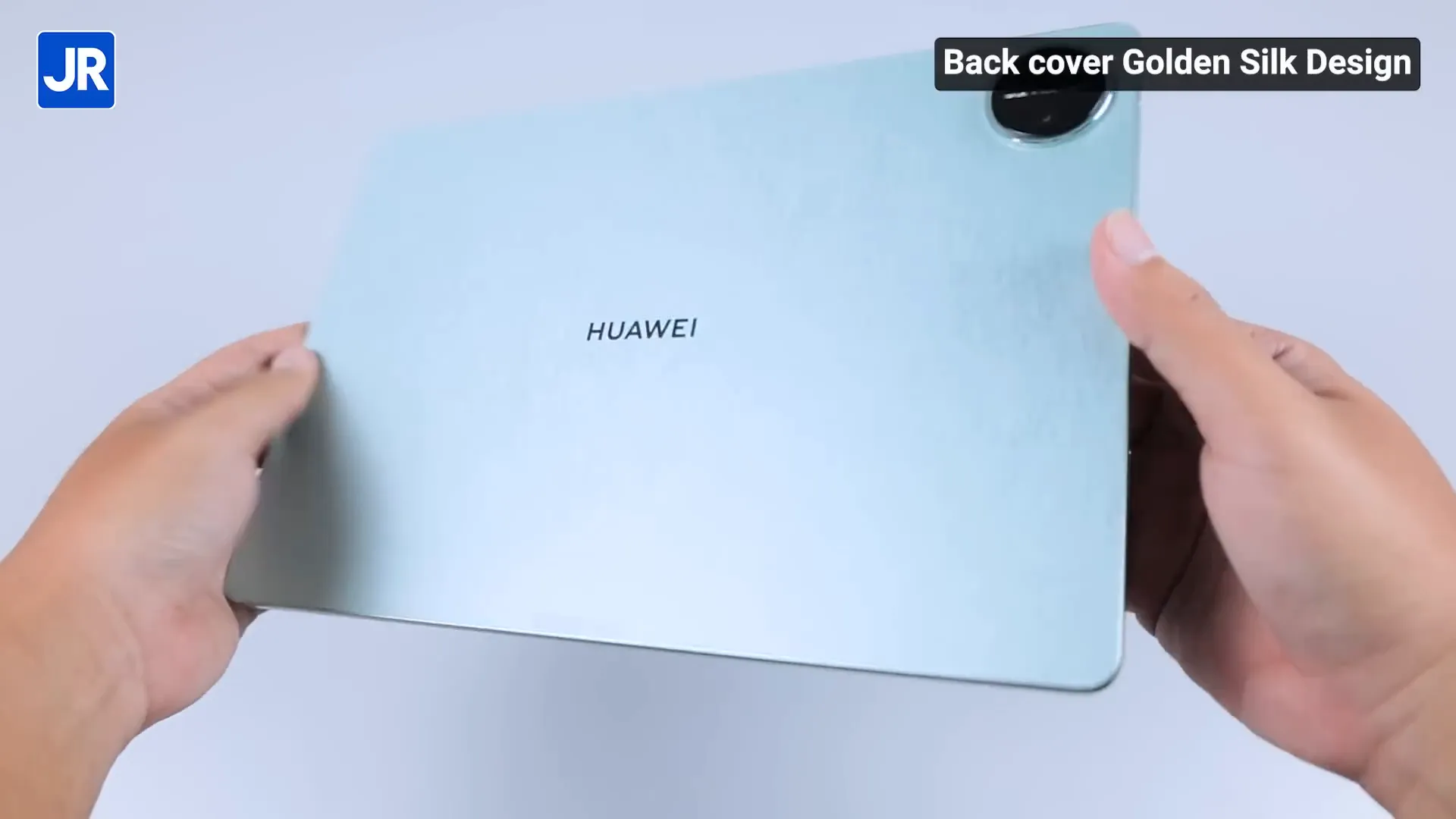 Desain Huawei MatePad Pro 12.2 dengan back cover golden silk dan material premium